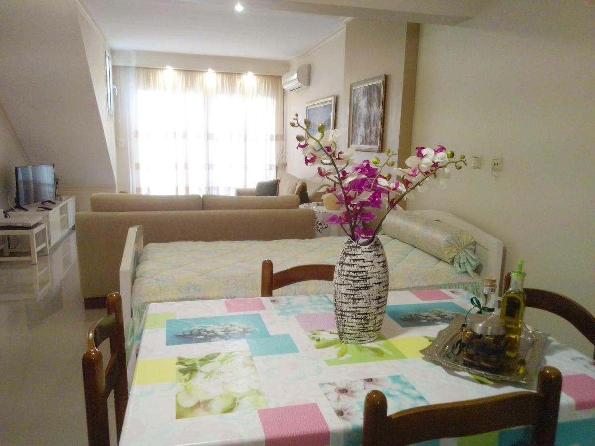 Maria'S Garden House Apartment Flogita Exterior photo